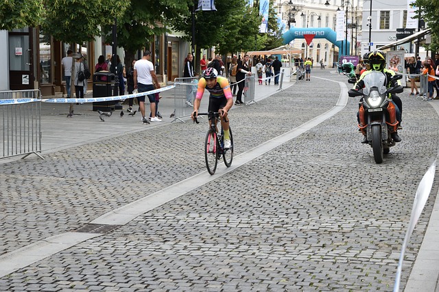 胡桑诺夫以 胡桑诺夫以